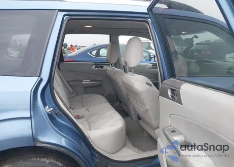 2010 Subaru Forester 2.5X Premium из США, поврежденный, VIN JF2SH6CC4AH738415